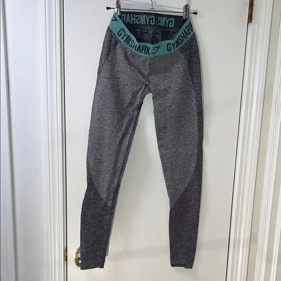 Gymshark Women's Gray Leggings with Blue Waistband NEVER WORN - Picture 3 of 5